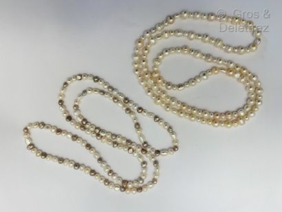Lot of two freshwater pearl necklaces.