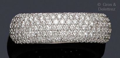 null Important white gold "Jonc" ring, set with a pavement of brilliant-cut diamonds....
