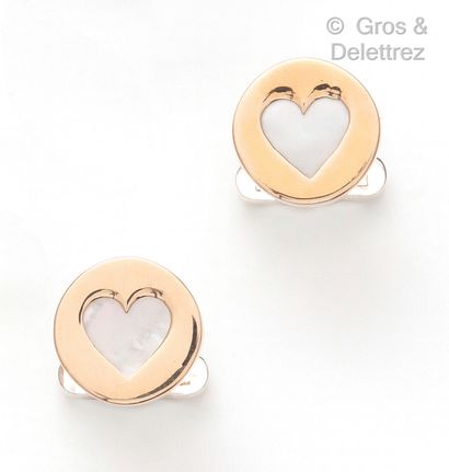 null Pair of 9K rose gold and silver cufflinks, each set with a mother-of-pearl plate...