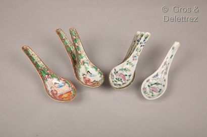 null Chine, début XXème siècle

Sept cuillères en porcelaine dont quatre en émaux...