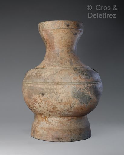 null Chine, période Han, Ier-Iie siècle ap. J-C

Important vase hu en céramique à...