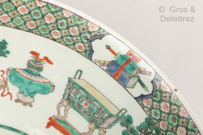 null Chine, vers 1880-1900

Importante coupe en porcelaine et émaux de la famille...