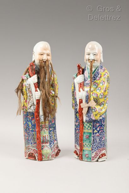 null Chine, XXème siècle

Deux statuettes en porcelaine et émaux de la famille rose...