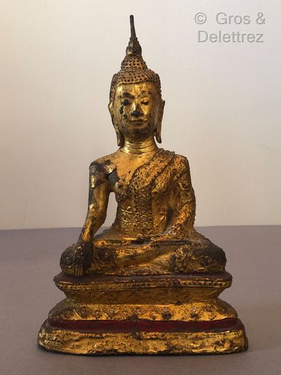 THAILANDE. Bouddha en bronze laqué or. 
H:...