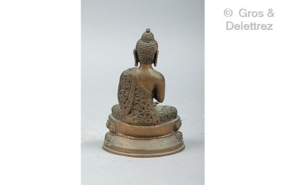 null Chine, 2ème moitié du XXe siècle

Sujet en bronze, représentant le Bouddha assis...
