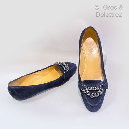 HERMES Paris made in Italy Paire de ballerines en agneau velours marine empeignes...