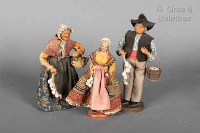 null Set of 3 Provencal dolls in terracotta and fabrics representing two old women...