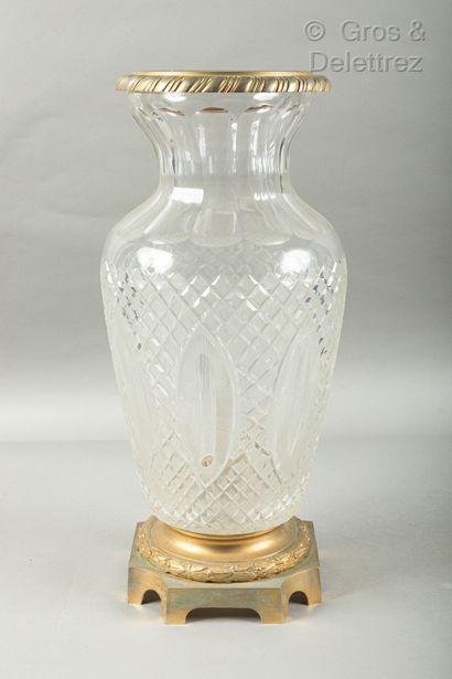 Important vase balustre en verre à décor...
