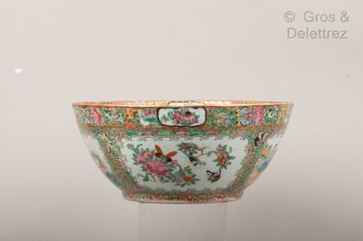 null China, Canton, late 19th century

A Famille Rose porcelain and enamel bowl,...