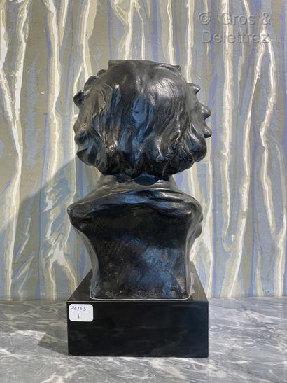 null Raphaël NANNINI (XIX-XX)

Beethoven

Bust in black patinated bronze, signed...