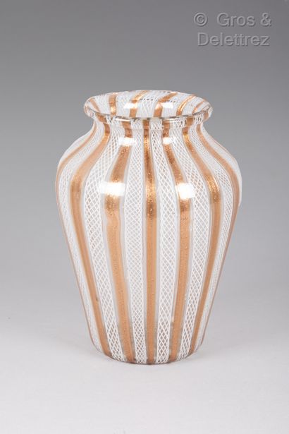 Dans le goût de Murano 
Vase balustre en...