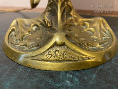 null 
Georges LELEU





Oil lamp in gilded brass in the form of a ciborium decorated...