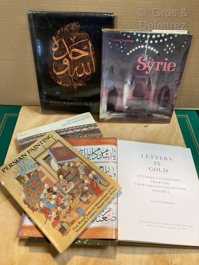 null Lot of five books on Islamic arts