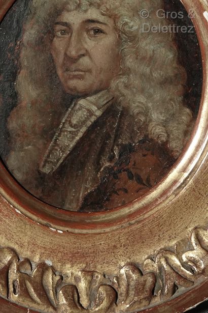 null Miniature ovale

Portrait d'un homme en perruque du temps de Louis XIV.

Vers...