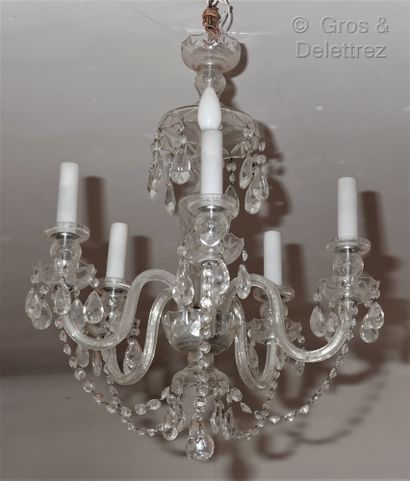 null Lustre à cinq bras de lumière en verre blanc de Murano à rangs de perles et...