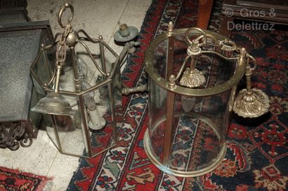 null Meeting of three lanterns, a lantern glass and a gas spout.