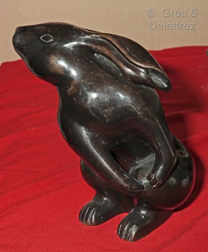 null JAPON

Important okimono en bronze patiné représentant un lièvre.

Début du...
