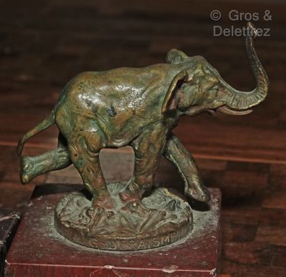 null Georges-Pierre DERAISME (1865-1930)

Deux éléphants en marche en bronze reposant...