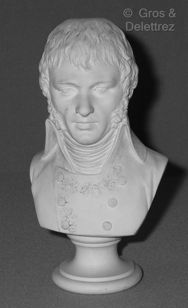 null Buste en biscuit figurant le général Barthélémy Joubert (1769-1799), posant...