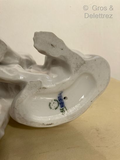 null ROYAL COPENHAGUE

Bouledogue français assis

Sculpture en porcelaine émaillée...