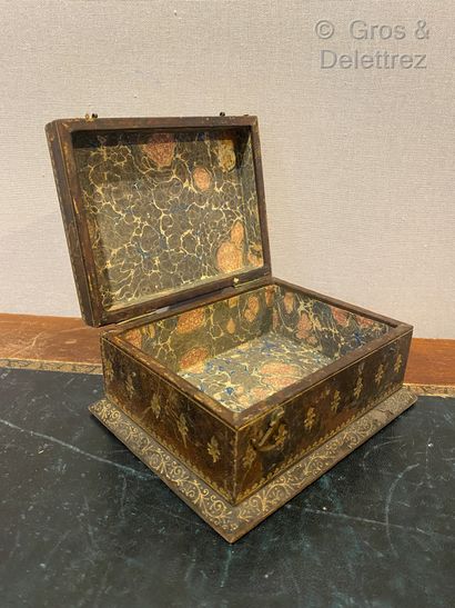 null Small recangular box in cardboard covered with brown leather gilded with flowers,...