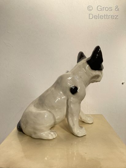 null Czech work

French bulldog sitting

Sculpture in white and black enamelled barbotine,...