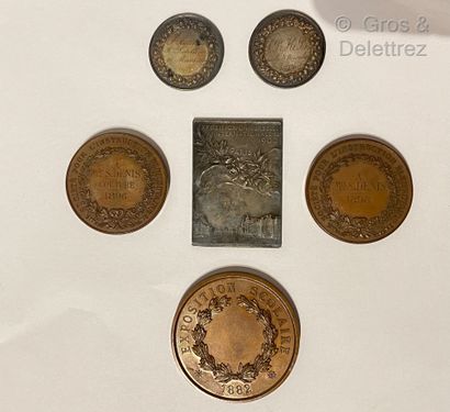 null Lot de deux médailles de mariage en argent de 1867 et 1879, trois médailles...