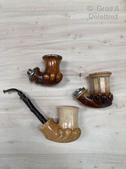 null Set of three meerschaum pipes, Dobrocen model, with carved decoration of large...