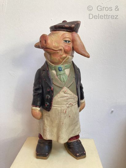 null Grande figurine en terre cuite peinte représentant un cochon à la cravate bleue...