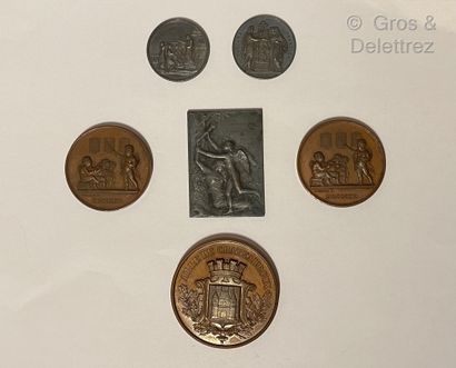 null Lot de deux médailles de mariage en argent de 1867 et 1879, trois médailles...