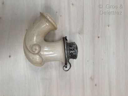 HUNGARY. Pipe in foam carved of a wave. Silver...