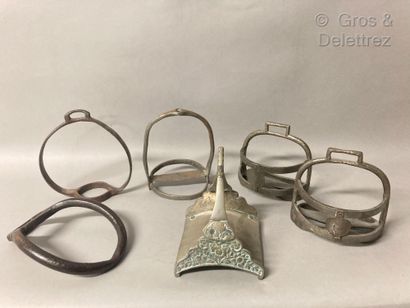  Set of six iron and bronze stirrups. 
18th and 19th century 
Average condition