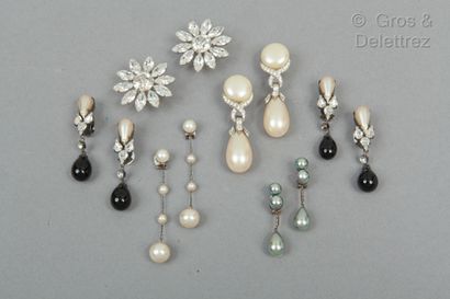 ANONYME Lot composed of five pairs of blackened silver metal ear clips, decorated...