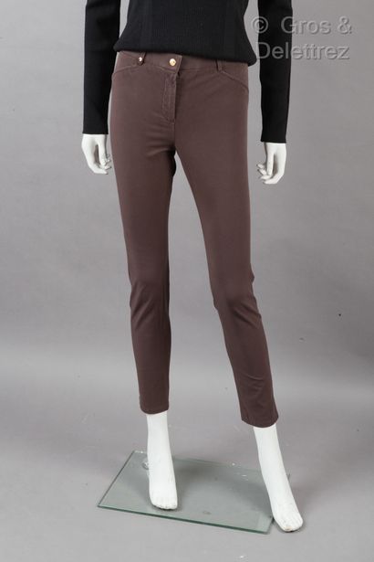 Pamela HENSON Set of two elasticated "sportpant" jeans, one khaki, pockets decorated...