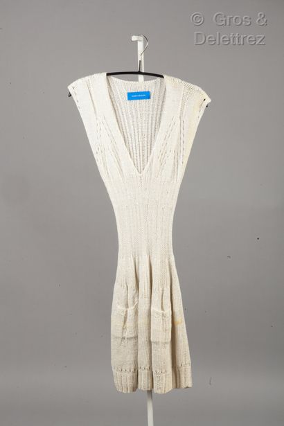 Samy CHALON Lot composé d'une robe sans manches en grosse maille fantaisie blanche,...