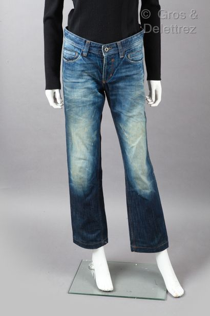 D&G, DIOR Homme, DIRK BIKKEMBERGES Sport Couture Lot composé d'un jean en coton denim...