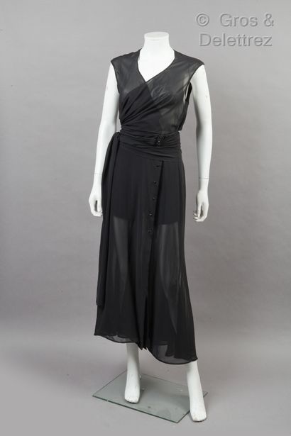 Thierry MUGLER Magnifique robe sans manches en mousseline de soie noire, haut cache-cœur...