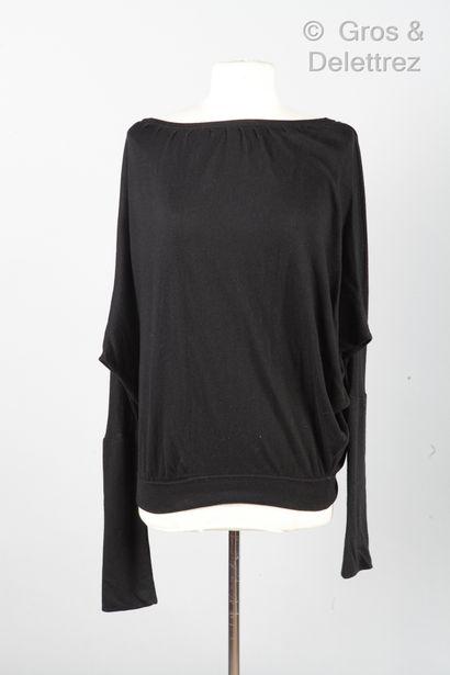 SCHERRER Lot composed of a black cashmere sweater, slightly V neckline, long sleeves,...