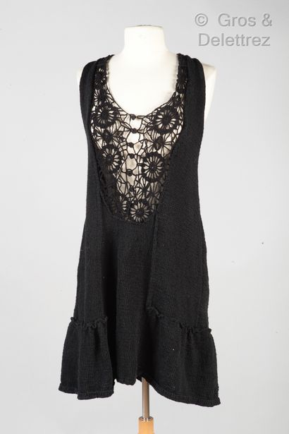 Samy CHALON Lot composé d'une robe à bretelles réglables noire chinée multicolore,...