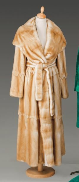 HIEBERT Long manteau en Vison Golden femelle, travail pleines peaux, grand col cape...