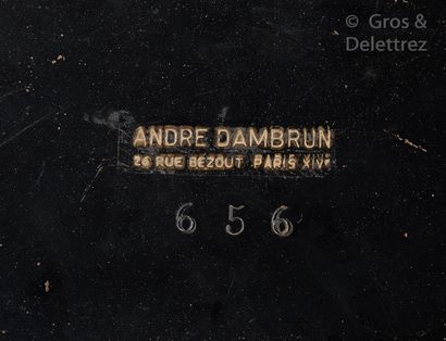 André DAMBRUN - Bernard DUNAND (alias 1908-1998) Table d’appoint en bois laqué rouge...