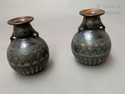 QUIMPER ODETTA (manufacture de la Hubaudière) Pair of high vases with two handles...