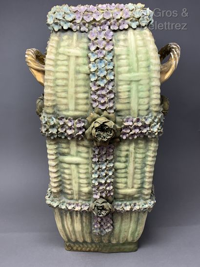AMPHORA Vase " basket of flowers " in glazed ceramic 
Stamps and marks 
Circa 1900...