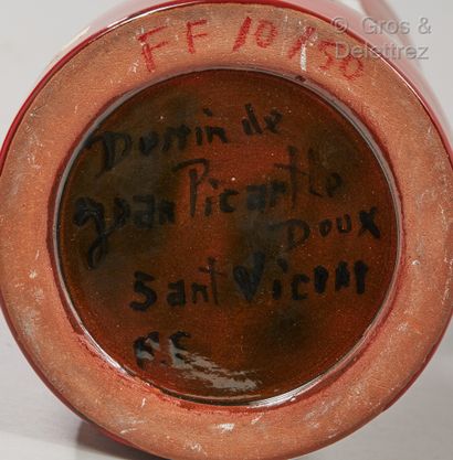Jean PICART Le DOUX (1902-1982) à Saint Vicens Vase modèle « Diabolo » en céramique...