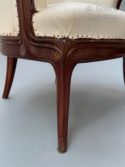 EUGENE GAILLARD (1862-1933) Rare paire de fauteuils en acajou teinté à dossiers droits...