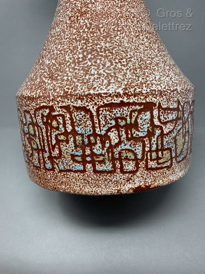 ACCOLAY Importante Lampe en céramique émaillée brune et blanche à décor abstrait

Porte...