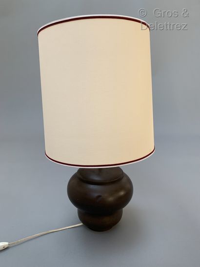 TRAVAIL FRANÇAIS Lampe en dinanderie de laiton

H : 21 cm (sans abat-jour)