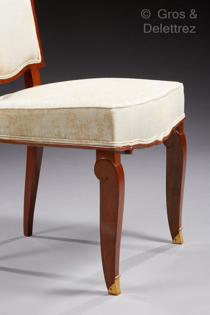 JULES LELEU (1882-1961) Suite de huit chaises modèle « Elysées » en acajou à piétement...