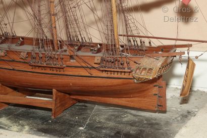null Model of a three-masted square ship in natural wood. 

85 x 114 cm

Model of...