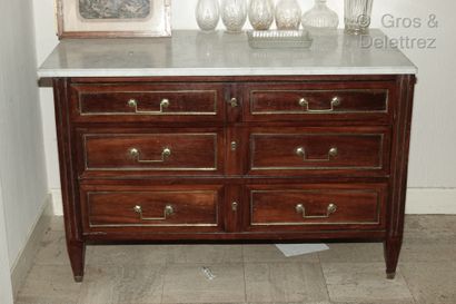 Mahogany and mahogany veneer chest of drawers...